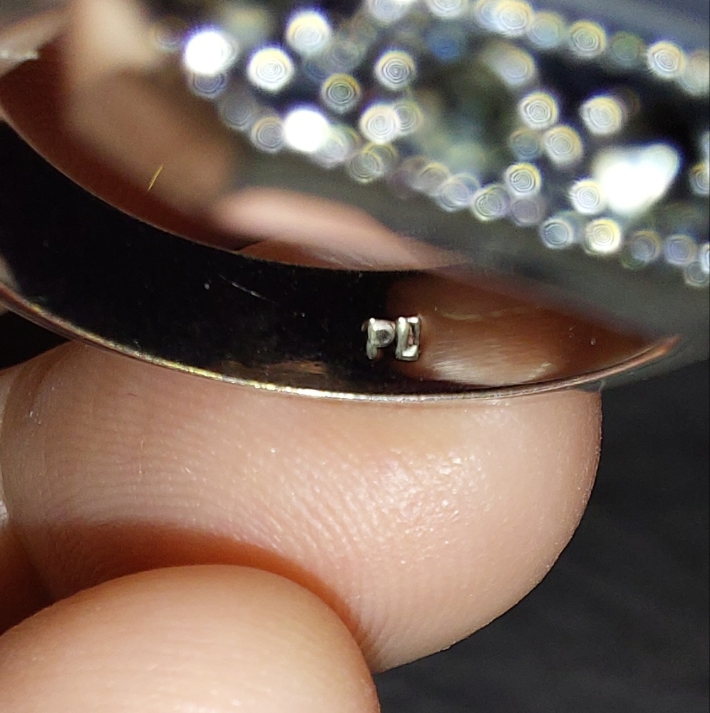 Silver and Black Mother Of Pearl Women's Ring - Picture 3 of 7